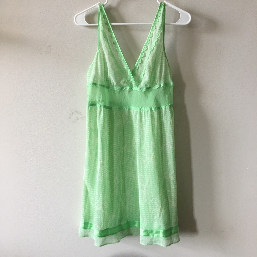 SOLD! Victoria’s Secret Nightgown Size Medium - Picture 1 of 7